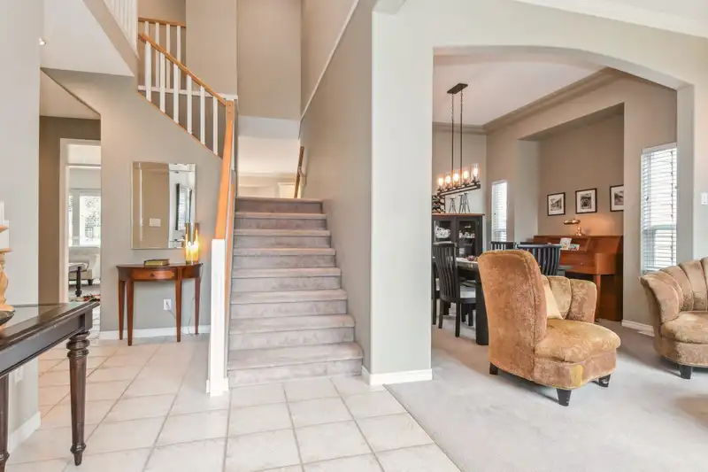 18320 66 AVENUE - photo 2 of 34