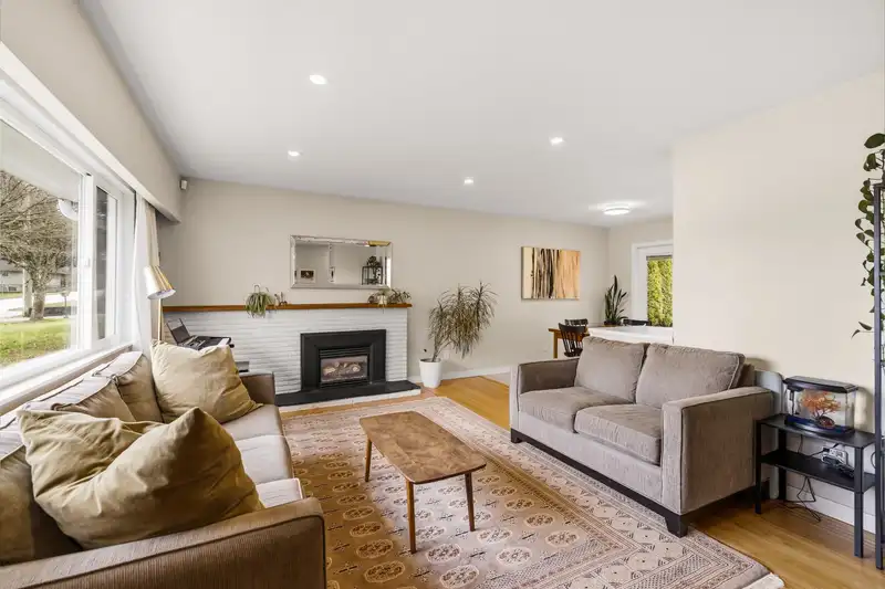 11516 97 AVENUE - photo 4 of 40