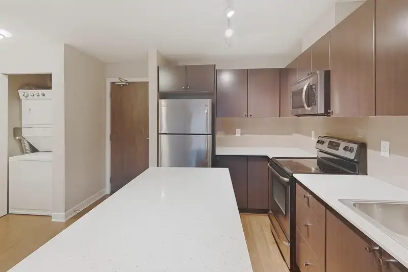 417 13740 75A AVENUE - photo 1 of 11