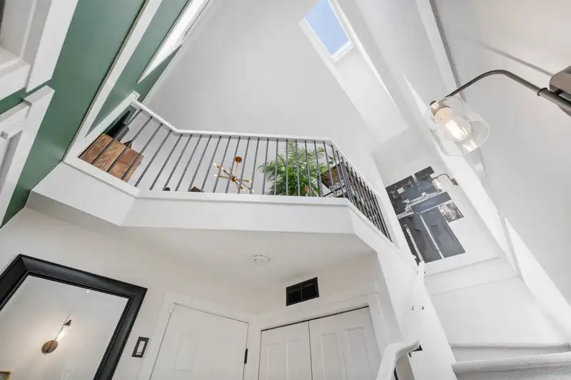 2 15840 84 AVENUE - photo 1 of 36