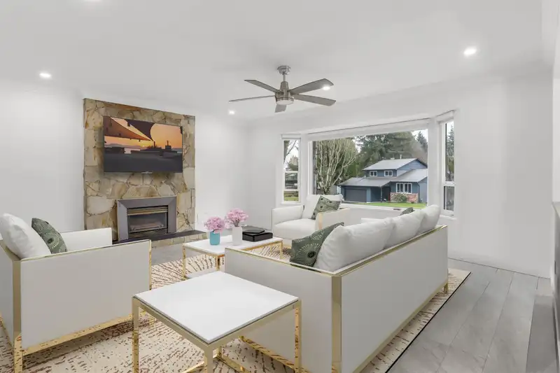7463 TODD CRESCENT - photo 4 of 17