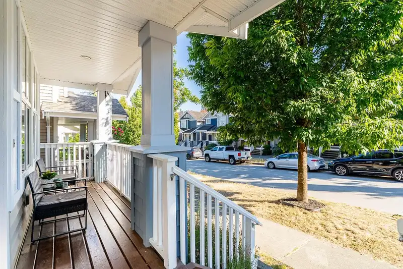 15163 61A AVENUE - photo 3 of 36