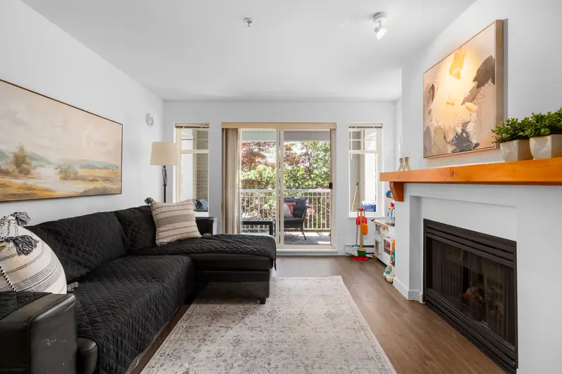 212 1432 PARKWAY BOULEVARD - photo 1 of 25