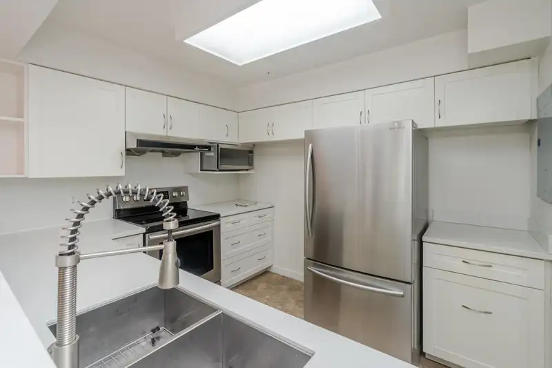 A202 9868 WHALLEY BOULEVARD - photo 3 of 28