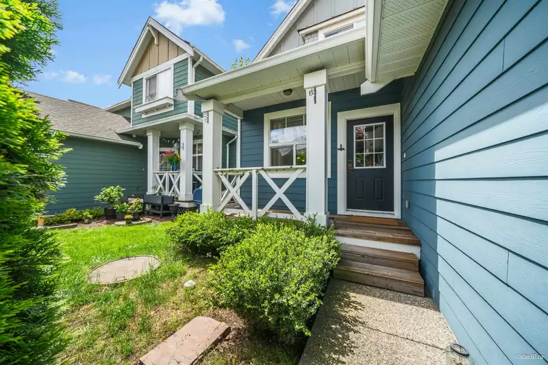 10 16825 60 AVENUE - photo 1 of 20