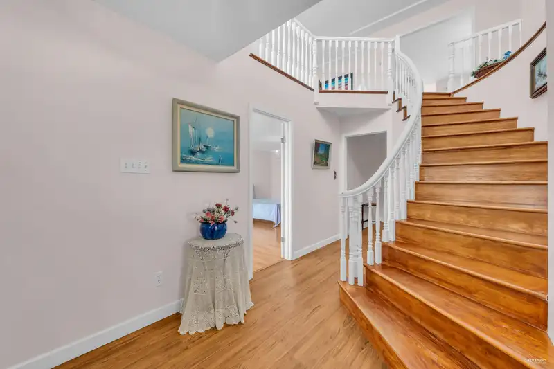 10848 129A STREET - photo 4 of 40