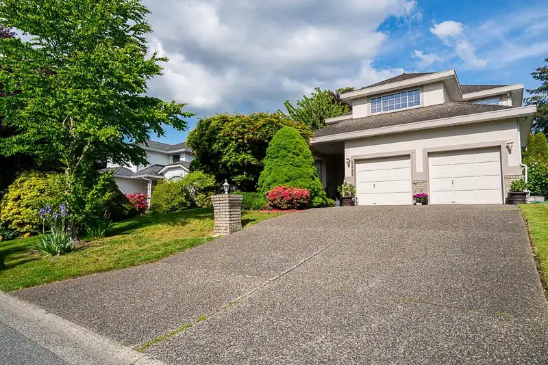 6212 125 STREET - photo 1 of 35