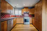 9749 CROWN CRESCENT - thumbnail 2