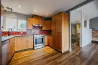 9749 CROWN CRESCENT - thumbnail 3