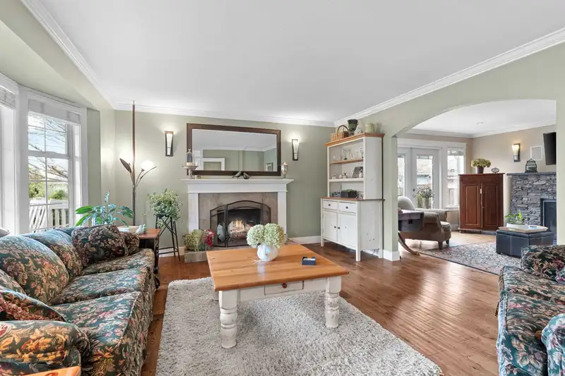 18865 63A AVENUE - photo 3 of 30
