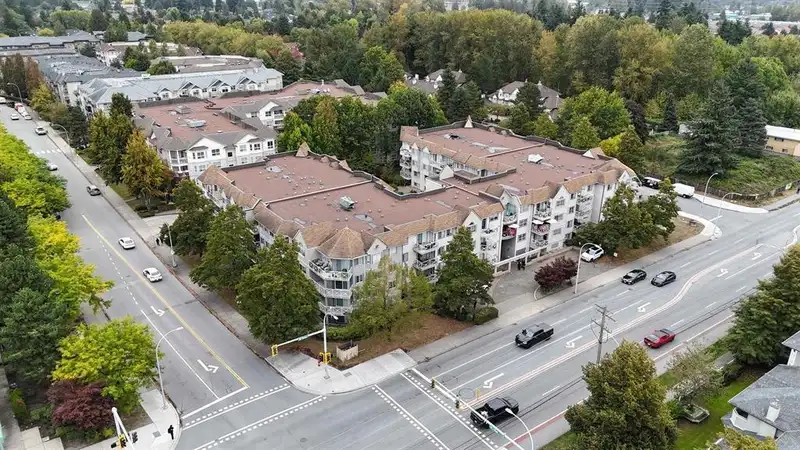 121 12101 80 AVENUE - photo 3 of 40