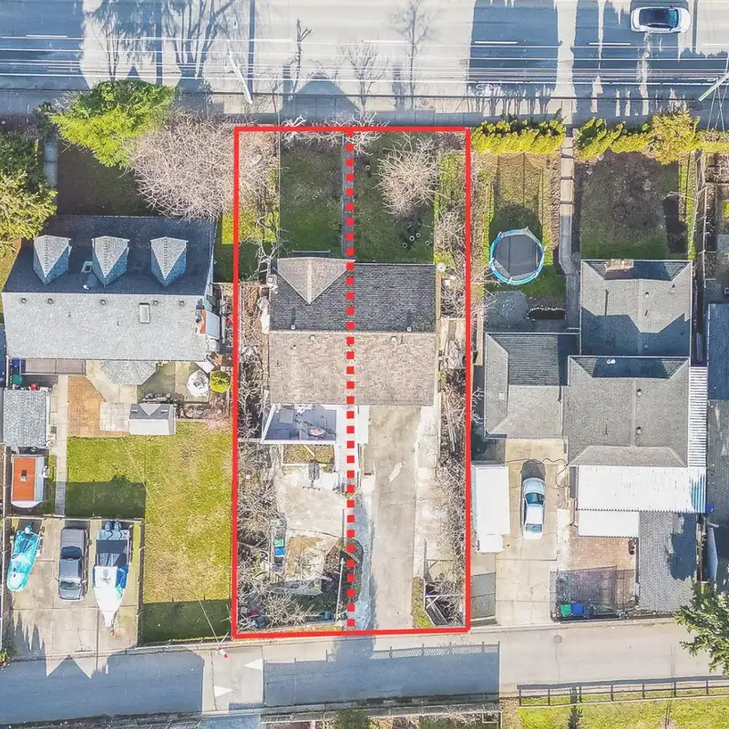 13068 64 AVENUE - photo 1 of 37