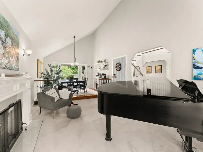 6089 185 STREET - photo 3 of 25