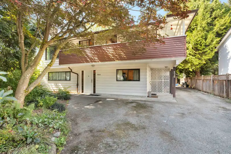 9533 139 STREET - photo 2 of 7