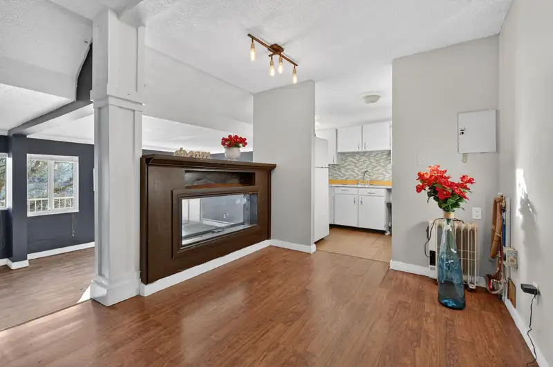 44 17706 60 AVENUE - photo 4 of 30