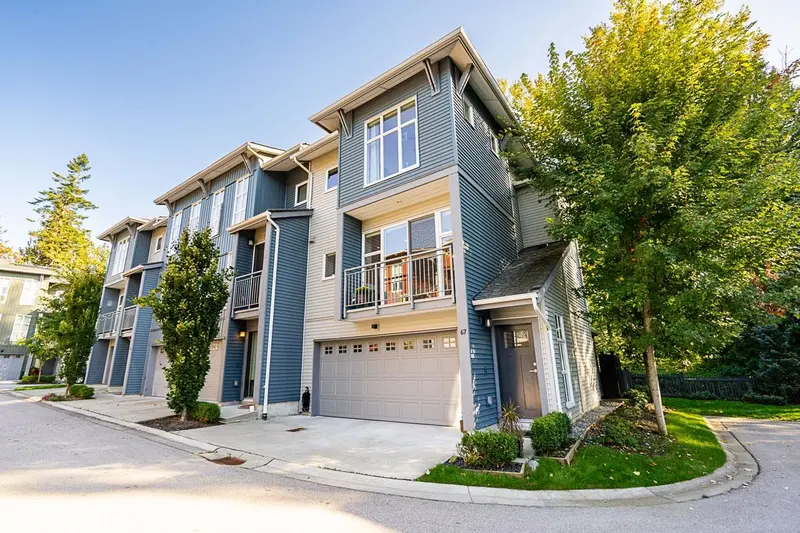 67 24076 112 AVENUE - photo 1 of 25