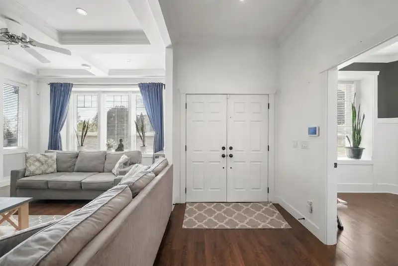 12502 58A AVENUE - photo 4 of 40