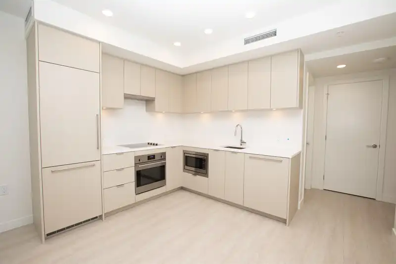 2206 13675 107A AVENUE - photo 1 of 28
