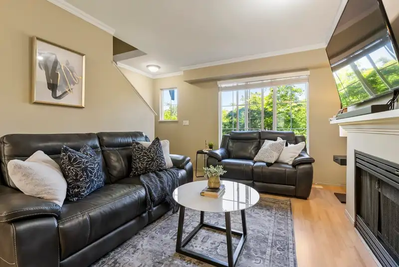95 8775 161 STREET - photo 3 of 31