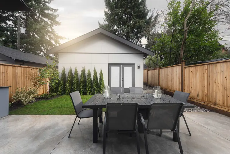 2 2637 W 12TH AVENUE - photo 4 of 24