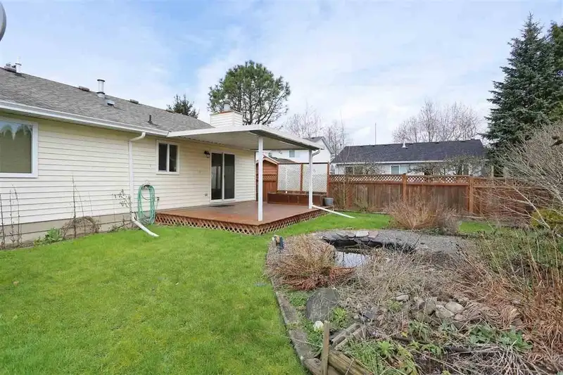 6098 173A STREET - photo 4 of 20