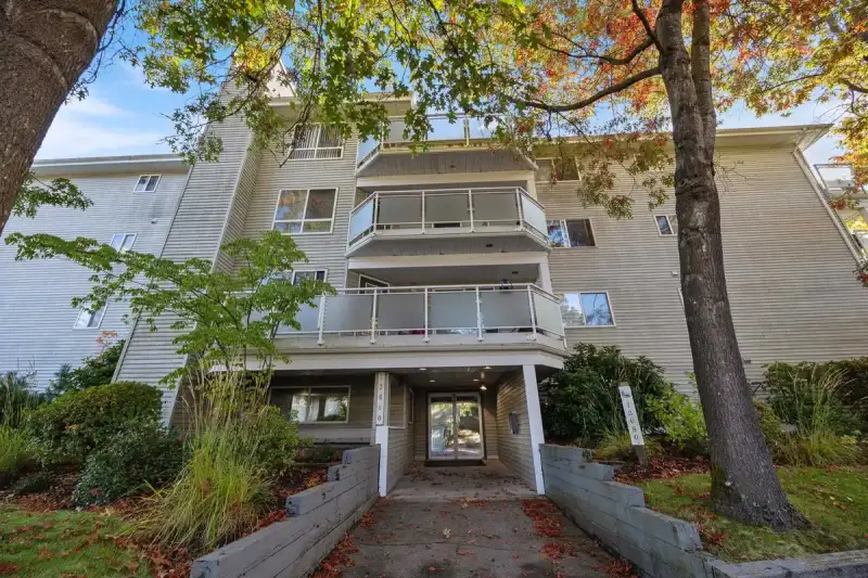301 13680 84 AVENUE - photo 1 of 25