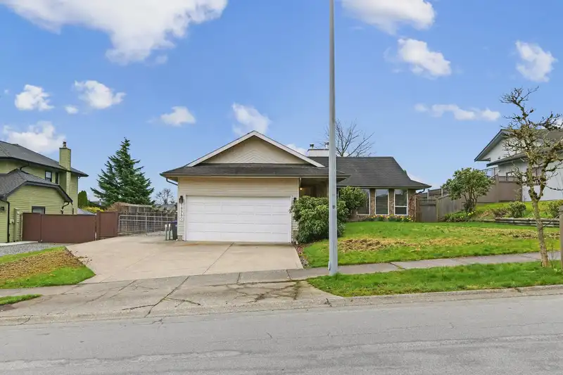 18980 57 AVENUE - photo 2 of 37