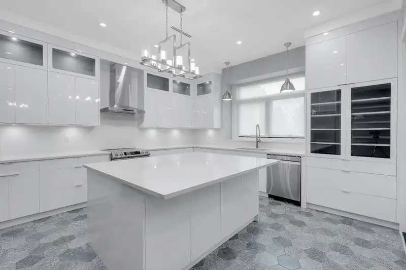13161 111 AVENUE - photo 3 of 25