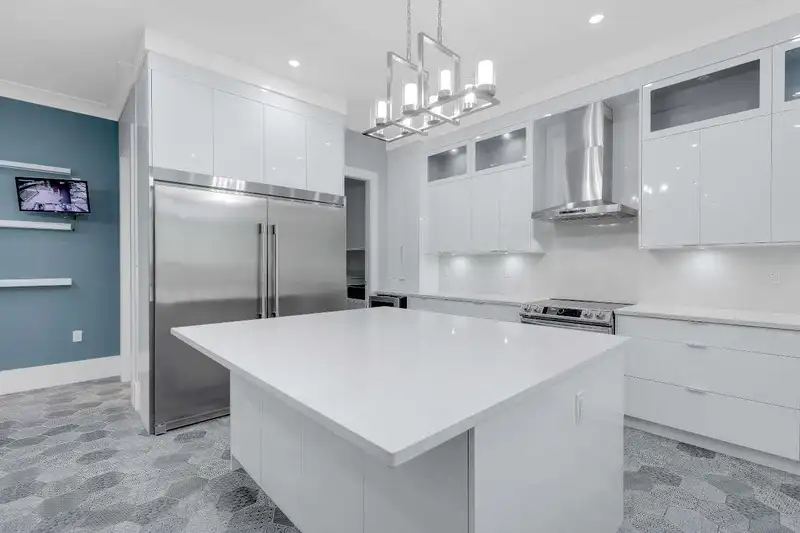 13161 111 AVENUE - photo 4 of 25
