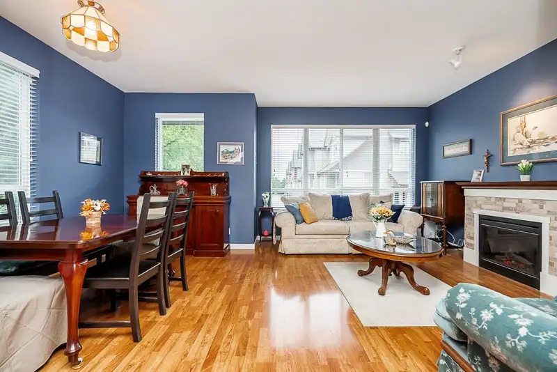 1 16772 61 AVENUE - photo 3 of 29