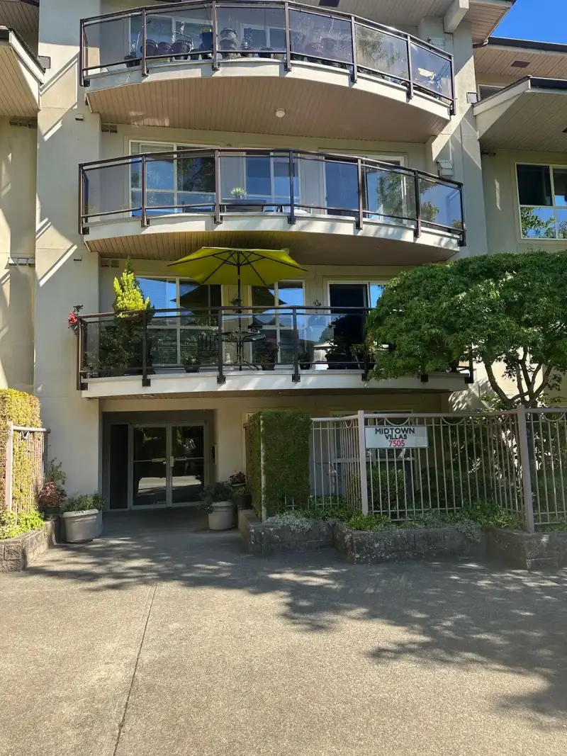 212 7505 138 STREET - photo 1 of 3