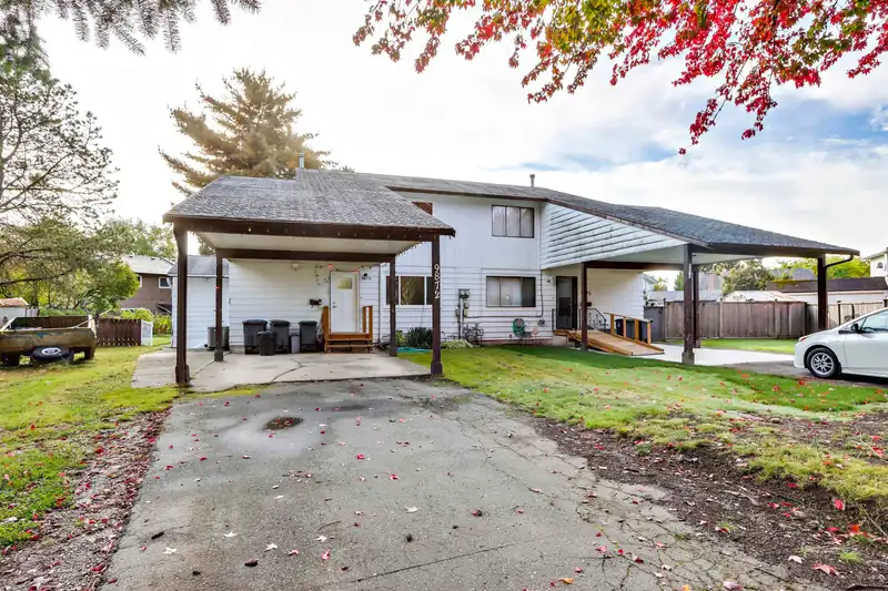 9872 133A STREET - photo 1 of 31