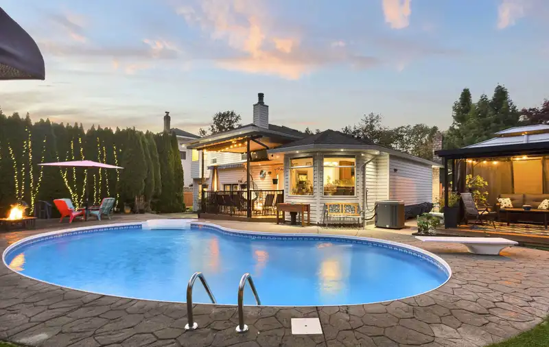 13840 65 AVENUE - photo 1 of 40