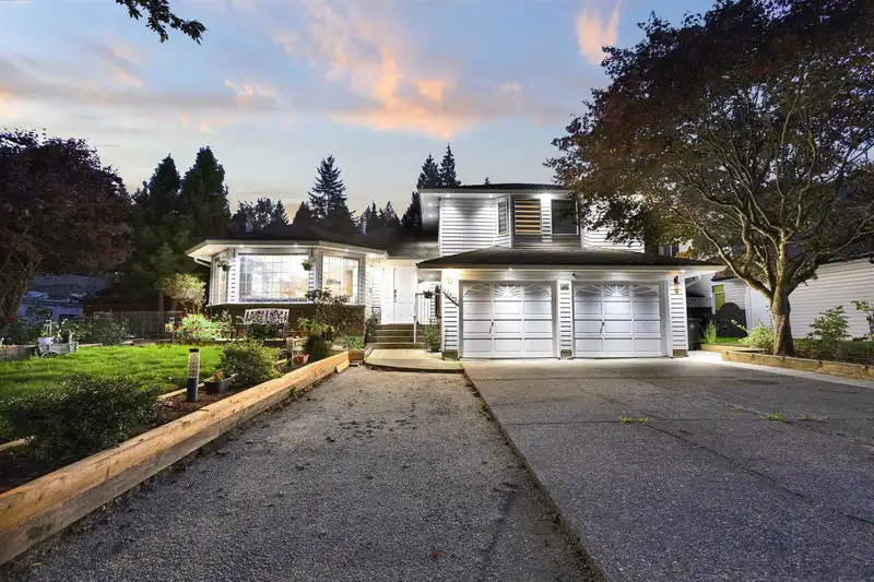 13840 65 AVENUE - photo 4 of 40