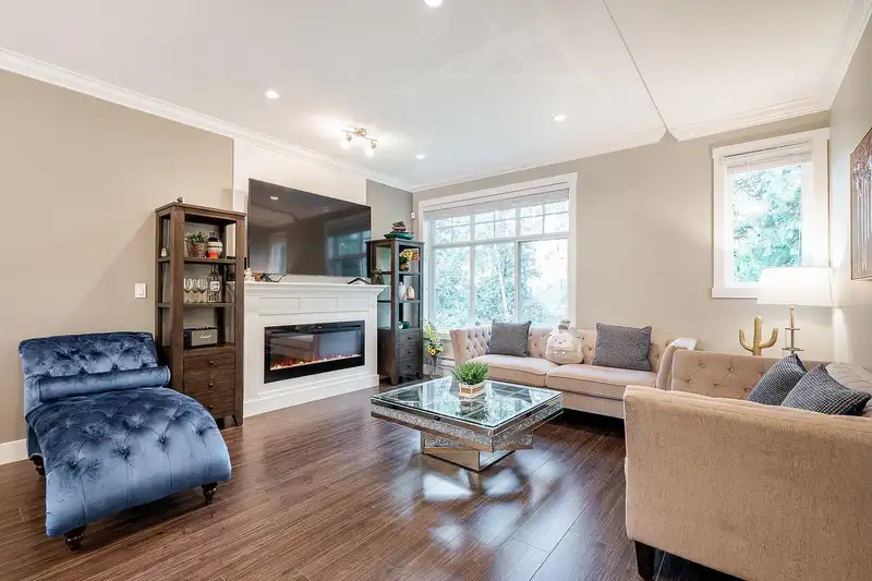 46 13670 62 AVENUE - photo 1 of 40