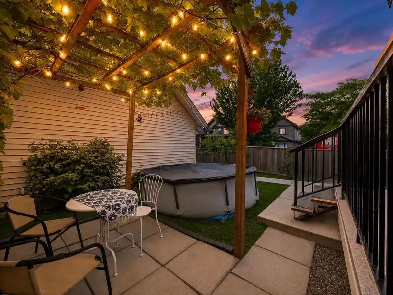 6893 192ND STREET - photo 3 of 30