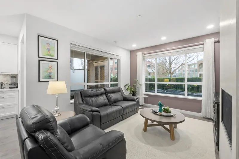 110 33540 MAYFAIR AVENUE - photo 1 of 25