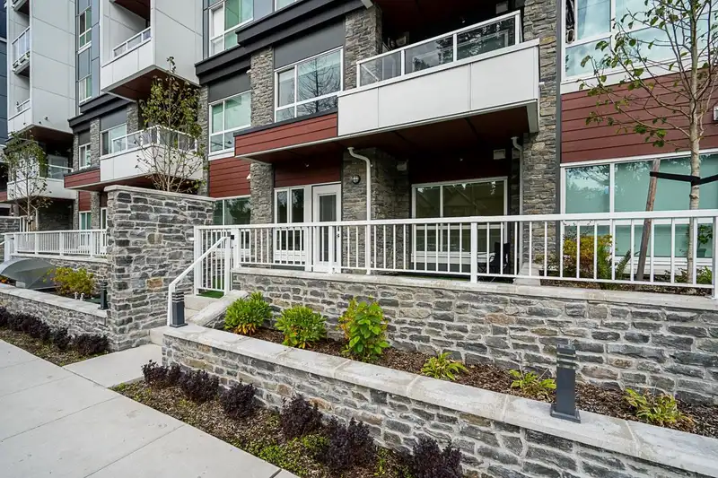 106 14225 103A AVENUE - photo 4 of 32