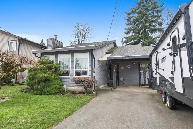 8153 122A STREET - photo 3 of 33