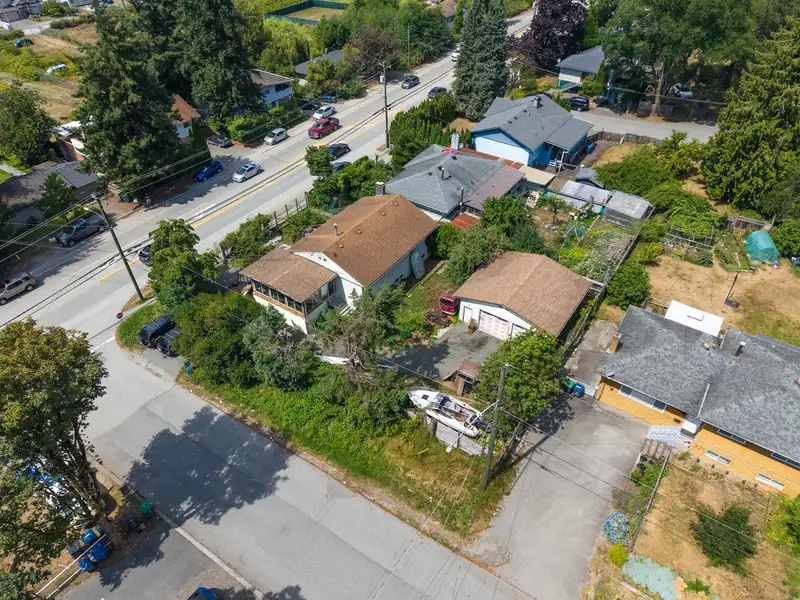10240 140 STREET - photo 4 of 18