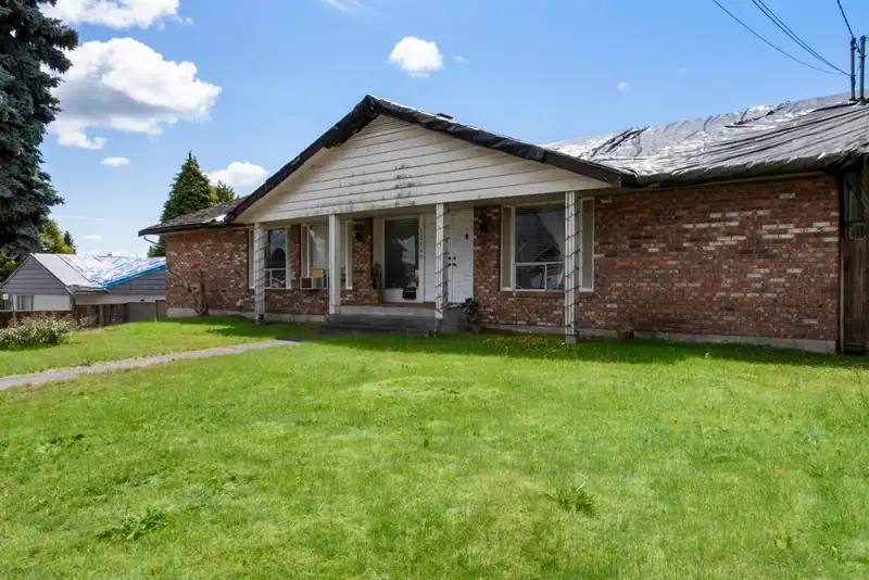 12140 96 AVENUE - photo 1 of 18