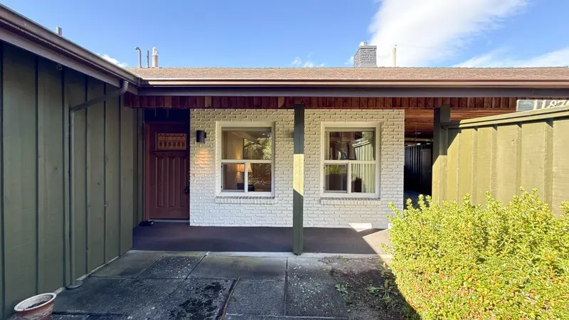 11879 220 STREET - photo 4 of 25