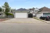 5911 131A STREET - thumbnail 35