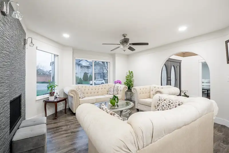 8375 151 STREET - photo 4 of 40