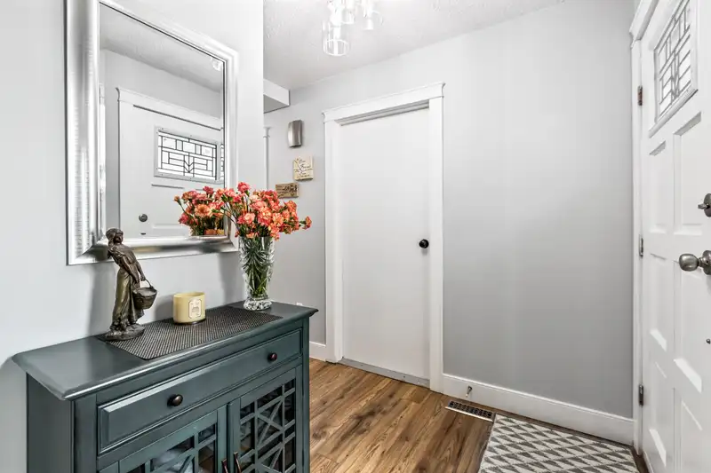15063 98 AVENUE - photo 3 of 27