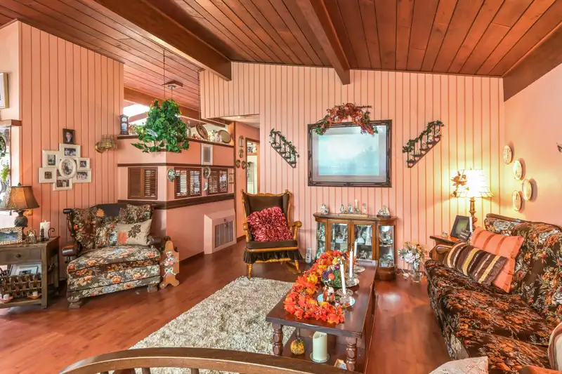 14086 77A AVENUE - photo 3 of 31
