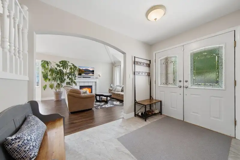 18745 65 AVENUE - photo 3 of 40