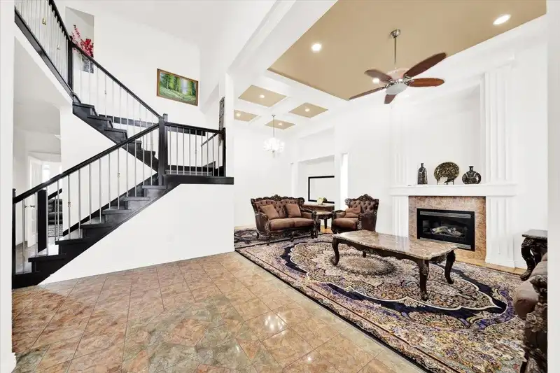 7432 148 STREET - photo 4 of 31