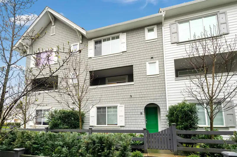 60 15487 99A AVENUE - photo 1 of 25