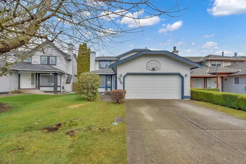 15425 90A AVENUE - photo 1 of 40